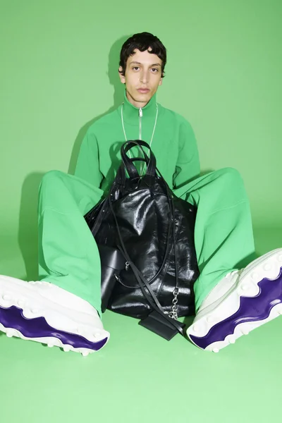 Look 18